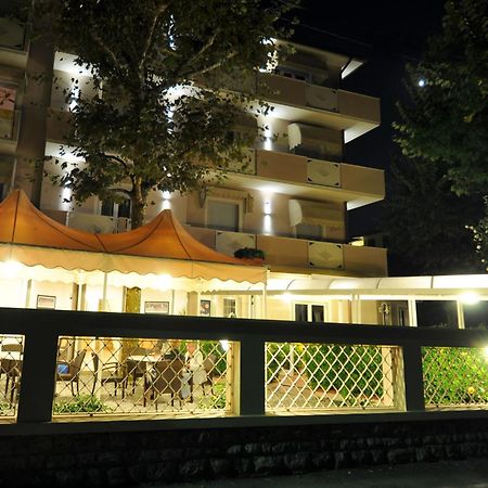 Hotel Azzurra Marina di Pietrasanta Extérieur photo