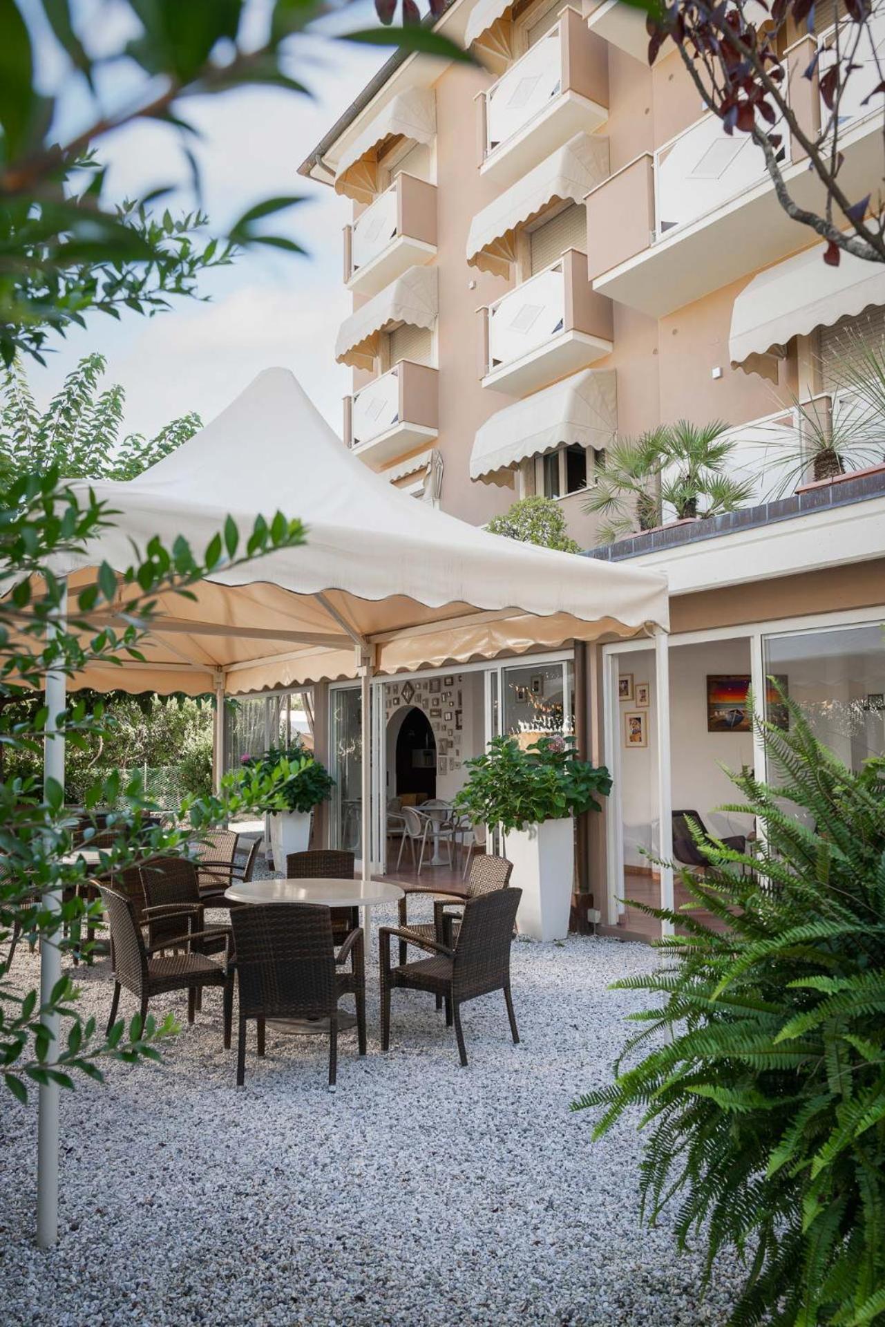 Hotel Azzurra Marina di Pietrasanta Extérieur photo